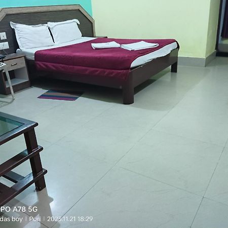 Hotel D2 Holiday Inn -Near Niladri Sea Beach - Puri - Official Verified ภายนอก รูปภาพ
