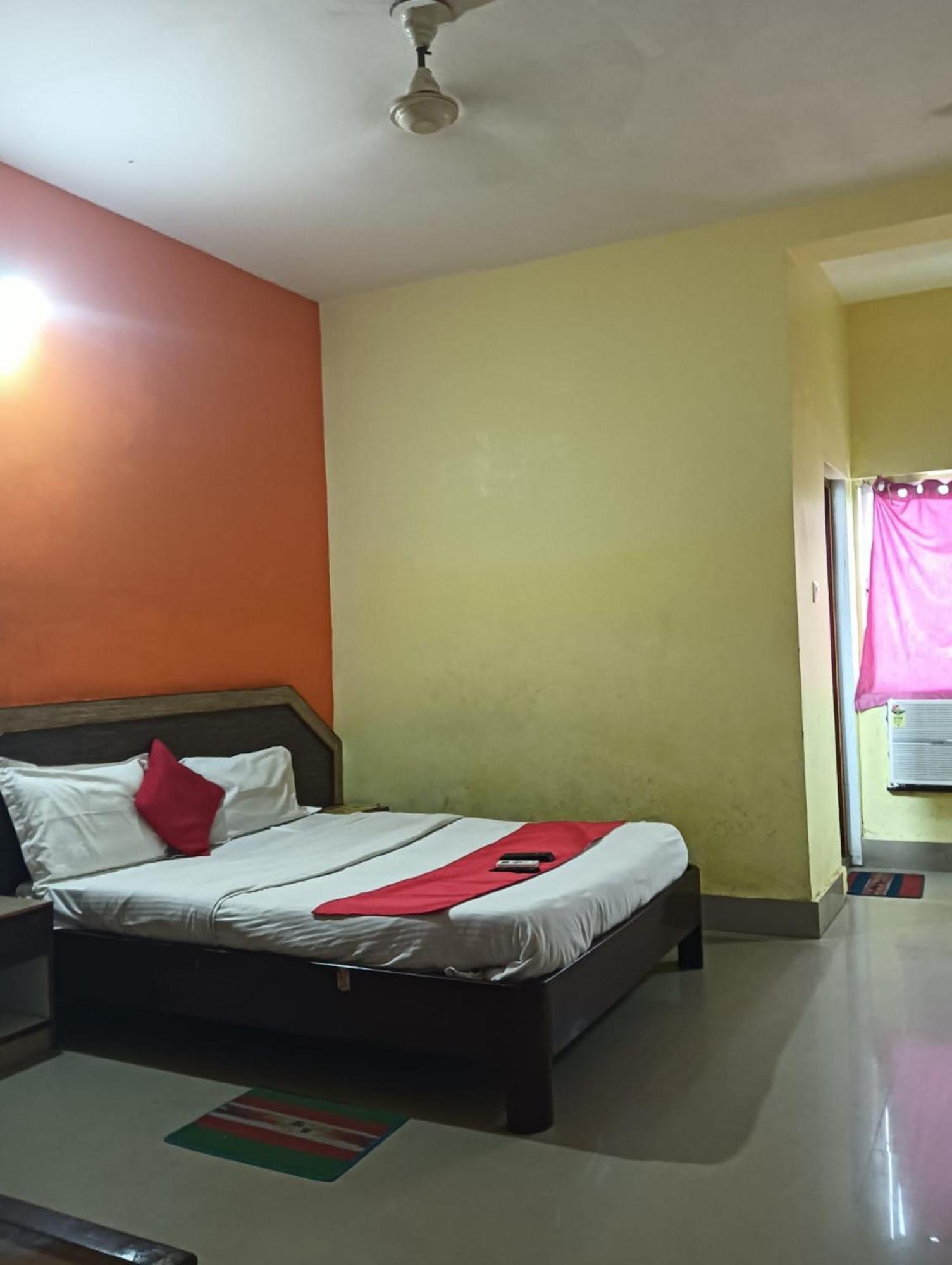 Hotel D2 Holiday Inn -Near Niladri Sea Beach - Puri - Official Verified ภายนอก รูปภาพ