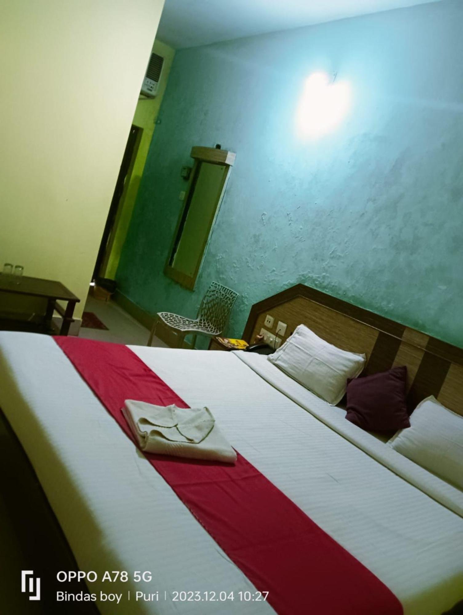 Hotel D2 Holiday Inn -Near Niladri Sea Beach - Puri - Official Verified ภายนอก รูปภาพ