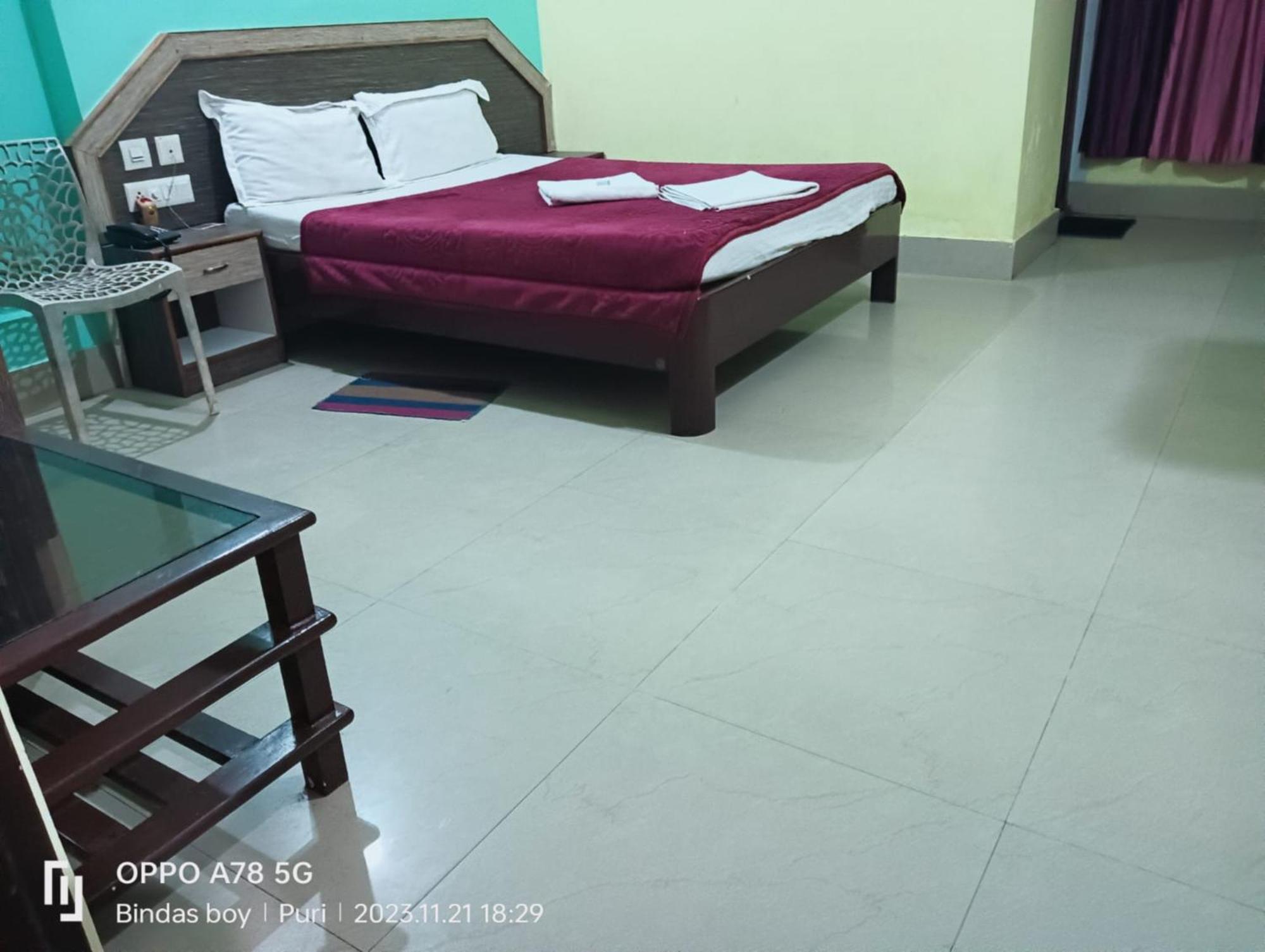Hotel D2 Holiday Inn -Near Niladri Sea Beach - Puri - Official Verified ภายนอก รูปภาพ