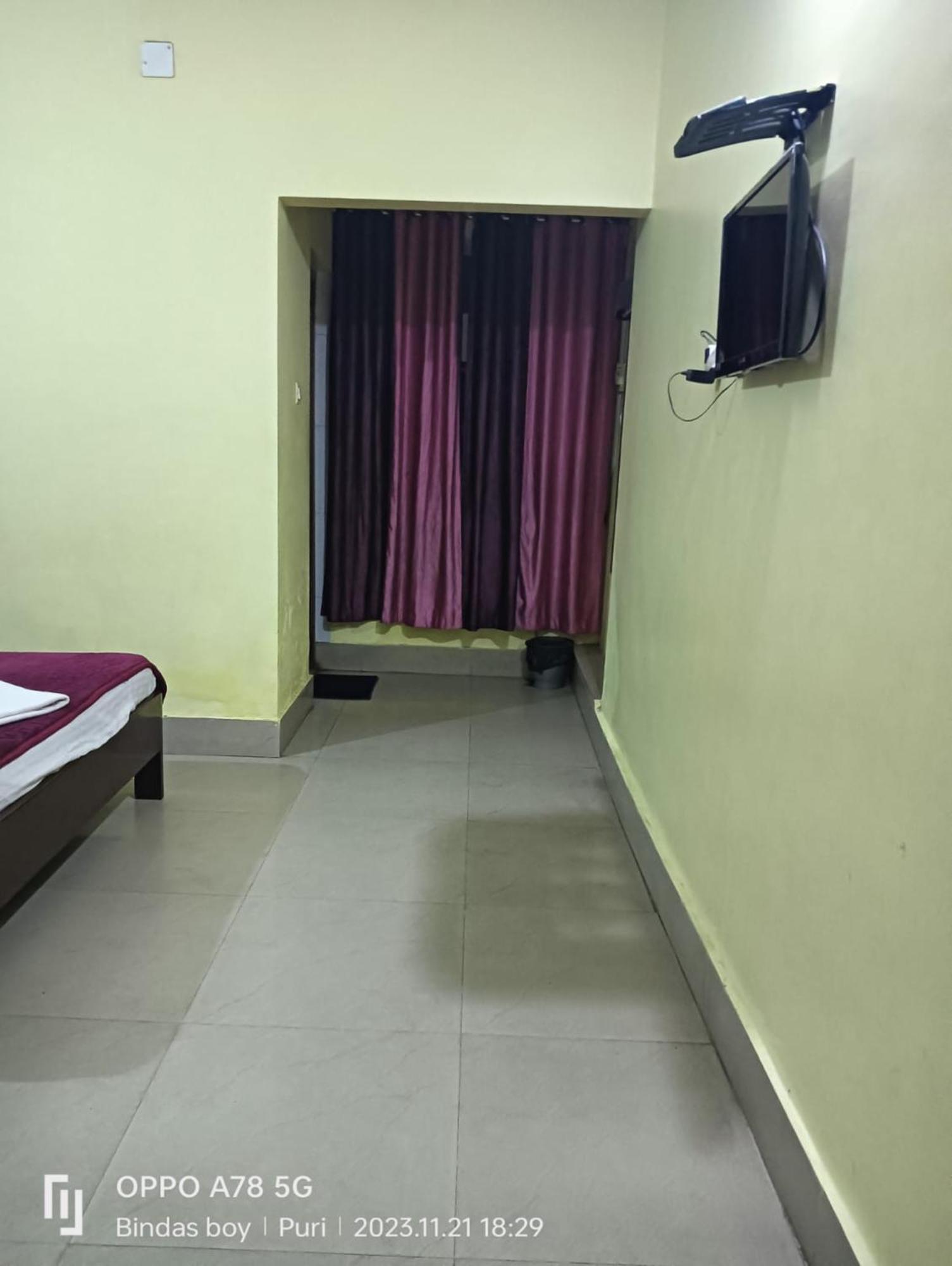 Hotel D2 Holiday Inn -Near Niladri Sea Beach - Puri - Official Verified ภายนอก รูปภาพ