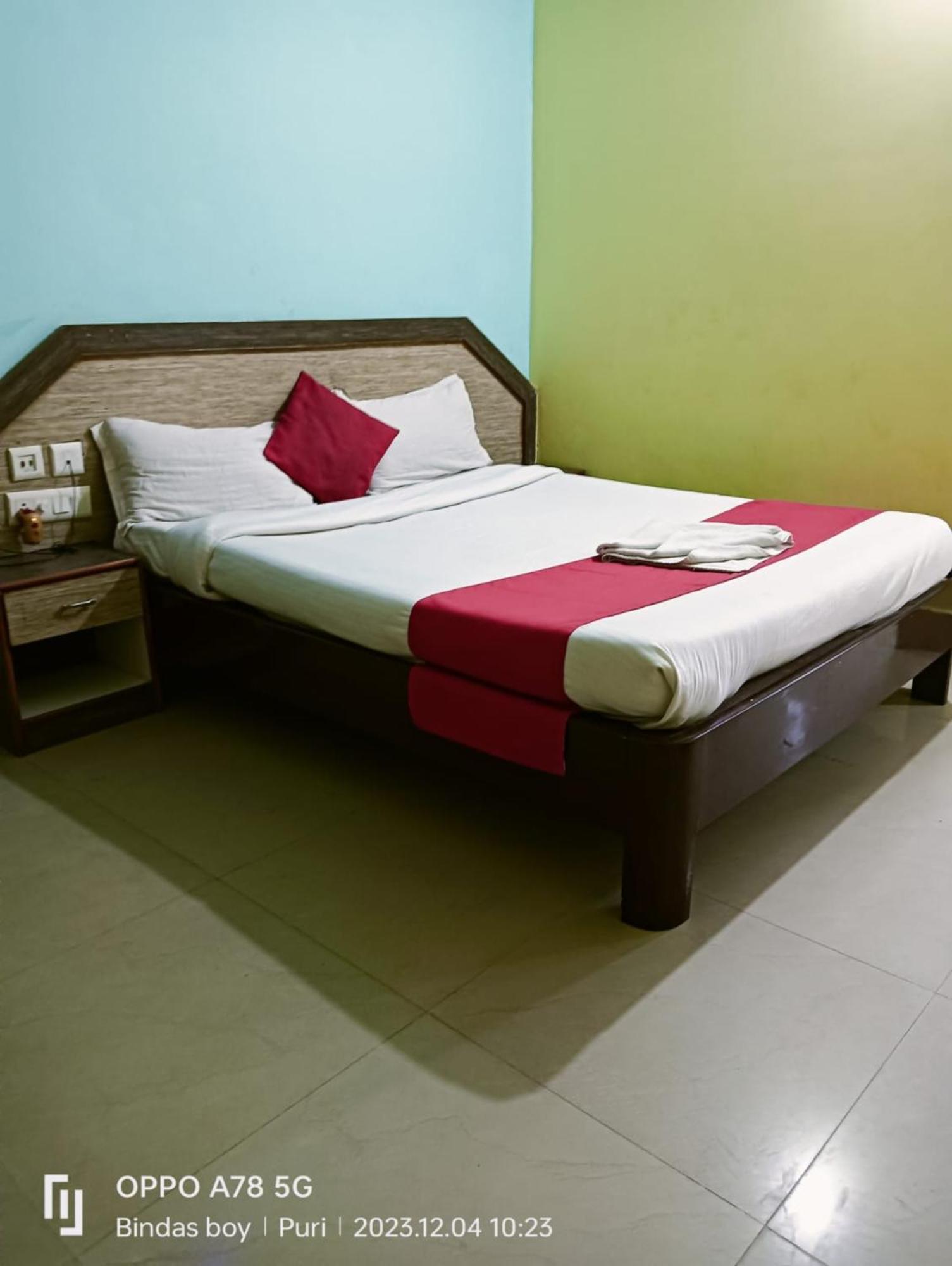 Hotel D2 Holiday Inn -Near Niladri Sea Beach - Puri - Official Verified ภายนอก รูปภาพ